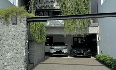 Rumah Modern Tropical Minimalis ada private pool