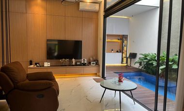 Rumah Modern Tropical Minimalis ada private pool