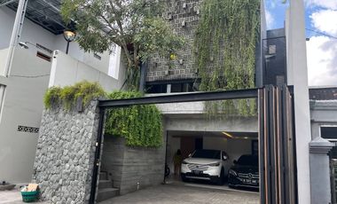 Rumah Modern Tropical Minimalis ada private pool