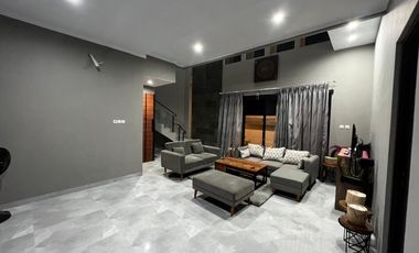 dijual rumah bagus lokasi dekat mall pakuwon solo baru