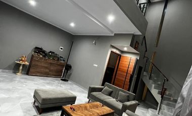 dijual rumah bagus lokasi dekat mall pakuwon solo baru