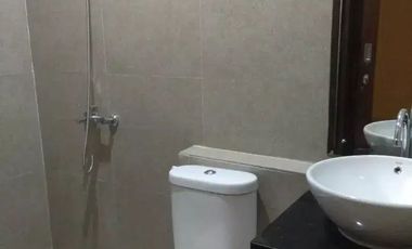 Di jual rumah baru di kemanggisan dekat Binus