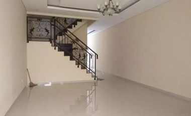 Di jual rumah baru di kemanggisan dekat Binus