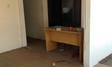 Dijual Rumah dan Gudang di Manyar Sambongan, Surabaya.