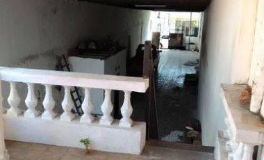 Dijual Rumah dan Gudang di Manyar Sambongan, Surabaya.