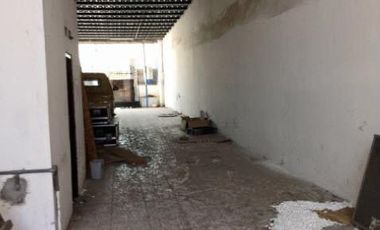 Dijual Rumah dan Gudang di Manyar Sambongan, Surabaya.