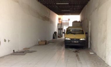 Dijual Rumah dan Gudang di Manyar Sambongan, Surabaya.