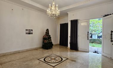 Sewa Rumah Mewah 2 Lantai di Tebet