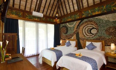 Brand new joglo villa with beautiful jungle view