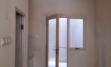 disewakan rumah PIK 1 luas 4x12 kosongan, sewa 2 tahun lebih murah