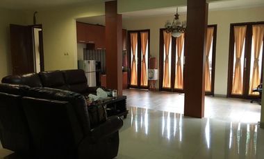 Rumah mewah di Townhouse, Grand Bintaro Residence