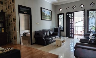 Rumah Mewah 2 Lantai 700 m2 di Manahan, Solo