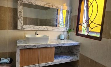 Rumah Mewah 2 Lantai 700 m2 di Manahan, Solo