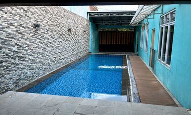 Rumah Luas Ada Kolam Renang Dekat Tol Gondangrejo