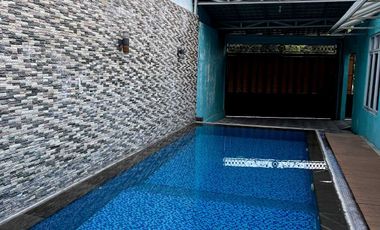 Rumah Luas Ada Kolam Renang Dekat Tol Gondangrejo