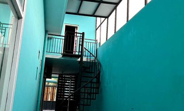 Rumah Luas Ada Kolam Renang Dekat Tol Gondangrejo