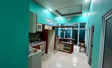 Rumah Luas Ada Kolam Renang Dekat Tol Gondangrejo