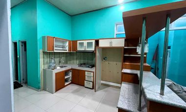 Rumah Luas Ada Kolam Renang Dekat Tol Gondangrejo