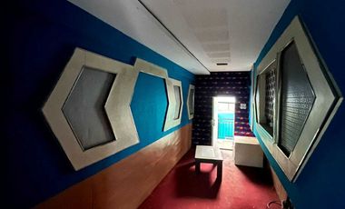 Rumah Luas Ada Kolam Renang Dekat Tol Gondangrejo