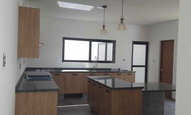 CASA EN VENTA  y/o RENTA EN CERRADA DEL PEDREGAL