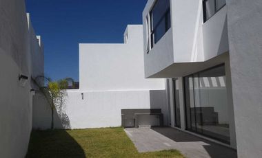 CASA EN VENTA  y/o RENTA EN CERRADA DEL PEDREGAL