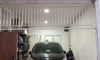 Rumah minimalis di Rawa Buntu