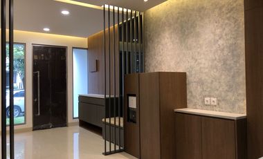 Disewakan Cepat Rumah Full Furnish Mewah dan Termurah. Dekat taman