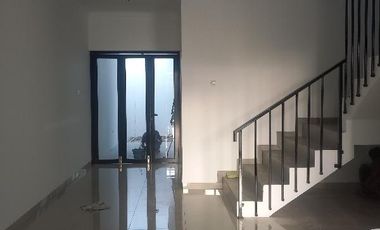 RUMAH SCANDINAVIA CISARANTEN KULON ARCAMANIK BANDUNG TIMUR