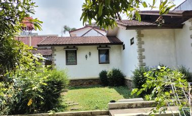 Dijual Rumah dgn lokasi sangat strategis di tengah kota Bandung