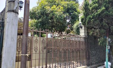 Dijual Rumah dgn lokasi sangat strategis di tengah kota Bandung