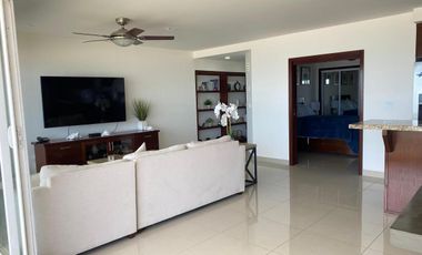 Beautiful Oceanfront Condominium