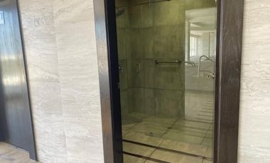 Beautiful Oceanfront Condominium