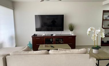 Beautiful Oceanfront Condominium