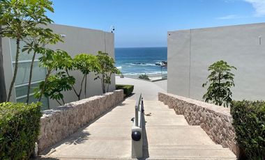 Beautiful Oceanfront Condominium