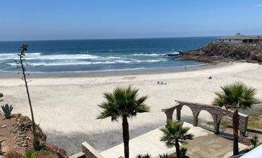 Beautiful Oceanfront Condominium