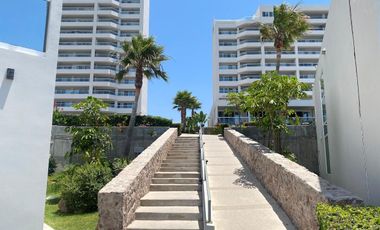 Beautiful Oceanfront Condominium
