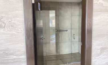 Beautiful Oceanfront Condominium