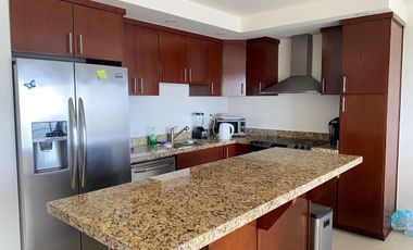 Beautiful Oceanfront Condominium