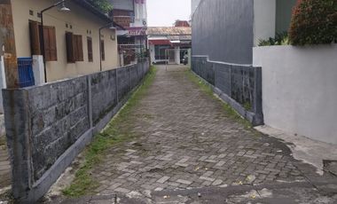 Tanah Luas Lokasi Strategis Tengah Kota Cocok Untuk Kost Taman siswa