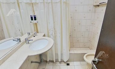 CASA EN UNA SOLA PLANTA CON PILETA, EN EXCELENTE ESTADO! APTO CREDITO!