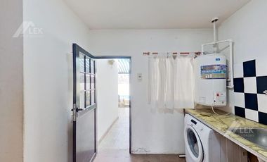 CASA EN UNA SOLA PLANTA CON PILETA, EN EXCELENTE ESTADO! APTO CREDITO!