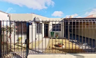 CASA EN UNA SOLA PLANTA CON PILETA, EN EXCELENTE ESTADO! APTO CREDITO!
