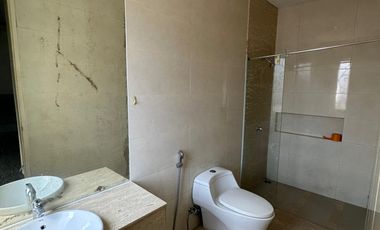 Dijual Rumah 2 Lantai Siap Huni, Semi Furnish di CitraLand Celebes