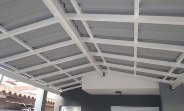 IMPECABLE TRIPLEX   EN COSTA AZUL.100 metros del mar