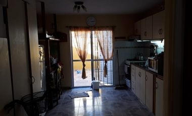 IMPECABLE TRIPLEX   EN COSTA AZUL.100 metros del mar