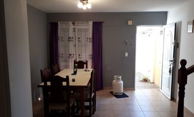 IMPECABLE TRIPLEX   EN COSTA AZUL.100 metros del mar