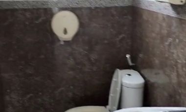 Disewakan bangunan mandiri di lantai 2. jalan raya , dekat Hypermart