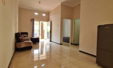 Turun Harga! Rumah Murah Luas 153 m2 di Perumahan Permata Jingga Suhat