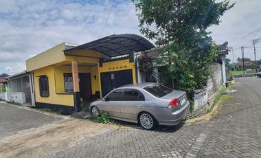 RUMAH HOOK STRATEGIS SEBELAH BAKSO PAK KRIBO JAPUNAN MERTOYUDAN