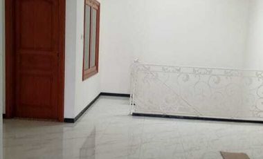 Rumah Mewah Di Komplek Taman Duren Sawit